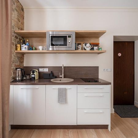 Stylish Studio Close To City Center, Cafes & Parks & Local Dining Riga Kültér fotó